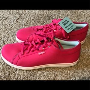 NWT Reebok Skyscape Sneakers